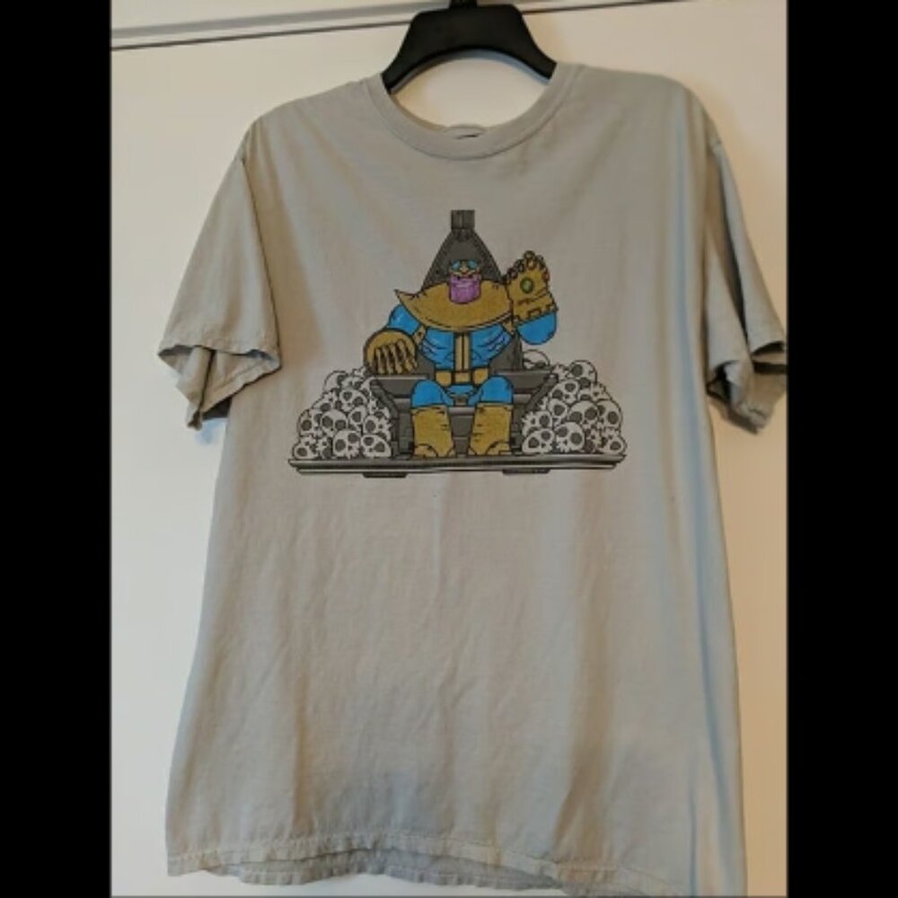 LootCrate Thanos Marvel Avengers Large T-shirt LootWear